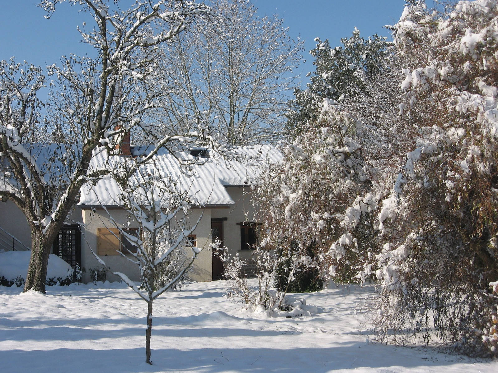 Le gîte sous la neige
